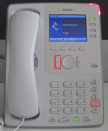 Несопровождаемый и сопровождаемый перевод вызова на телефонах Snom 820/821