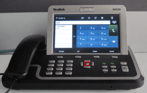 Несопровождаемый и сопровождаемый перевод вызова на телефоне Yealink VP530